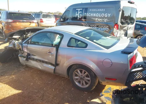 2007 Ford Mustang z USA, uszkodzony, nr VIN 1ZVFT80N875344844